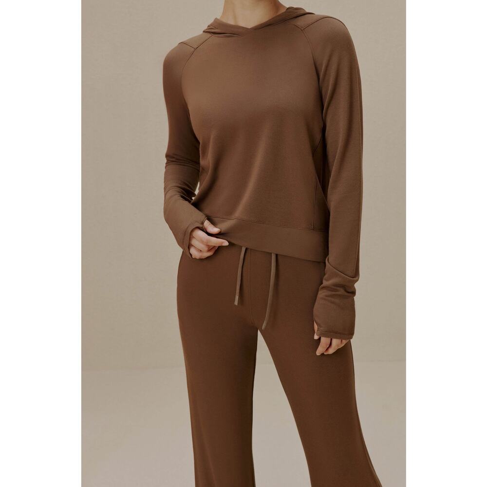 $108 New Neiwai Active Urban Sport Casual Sweater - White - Small